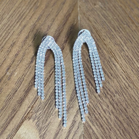 ARETES BETTY